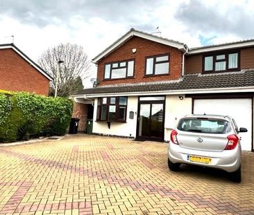 5 bedroom detached house to rent - Photo 2