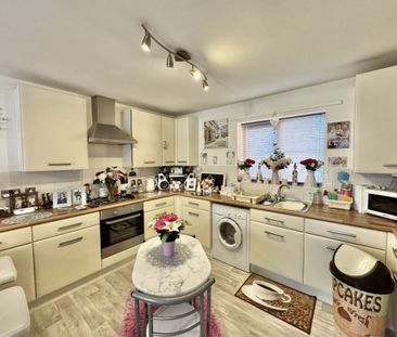 2 bedroom flat - Photo 4