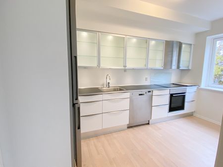 Rummelig 2-værelses lejlighed i Nørresundby - Photo 2