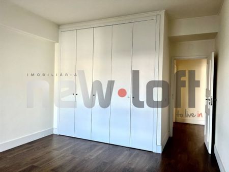 4 room luxury Apartment for rent in Lisbon - Photo 3