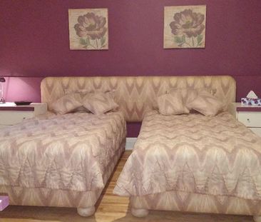 LIBRE IMMÉDIATEMENT - Grand 21/2 meublé, équipe, tout inclus, Métro... - Photo 3