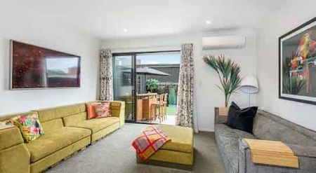 Easy living in the heart of Long Bay - Photo 5