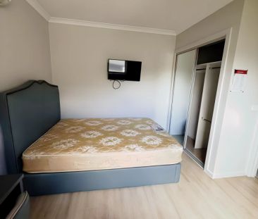 Room 9 (10A Carlson) - Photo 2