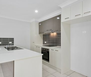 69 Barlow Street, CRANLEY - Photo 1