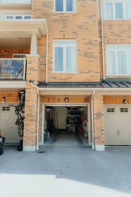 For Lease - 2728 William Jackson Drive Unit# 7, Pickering, Ontario - Photo 1