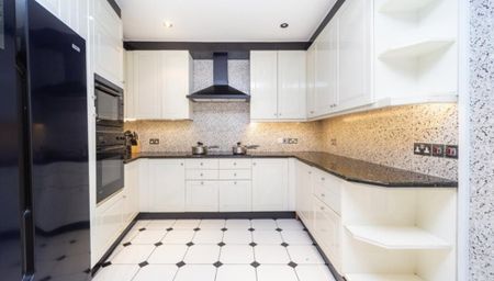 5 bedroom flat to rent - Photo 5