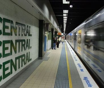 RENOVATED LARGE FURNISHED LOFT APARTMENT WITH FLOORBOARDS AT BROADW... - Photo 4