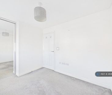 2 bedroom semi-detached house to rent - Photo 6