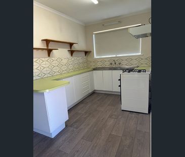 Neat and Tidy 4 bedroom home - Photo 5