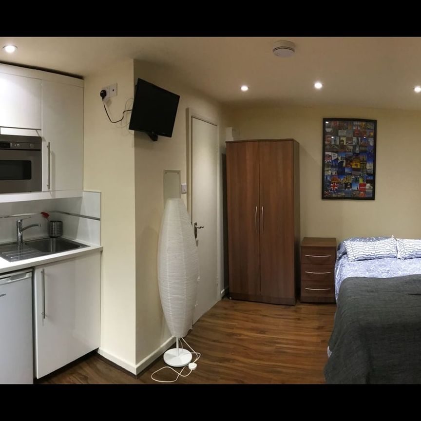 Studio Flat, Cranhurst Road, NW2 - Photo 1