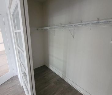 Large bright one bedroom in Pointe St.Charles - Photo 1