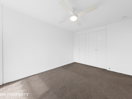 Unit p, 574 Boundary Street, Spring Hill, QLD - Photo 4