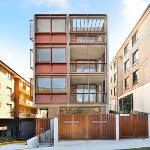 Modern two bedroom unit - 20% below market rent - Photo 2