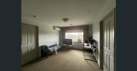 Amazing Family Home - Photo 2