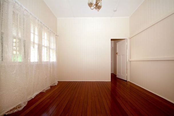 7 Stonehaven St Mount Lofty - Photo 1