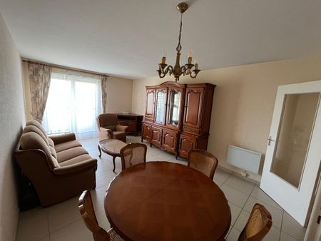 Location Appartement 3 pièces 71m² VILLEURBANNE 69100 - Photo 2