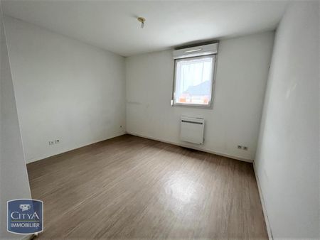 Location Appartement 2 pièces 47m² LE CATEAU CAMBRESIS 59360 - Photo 4