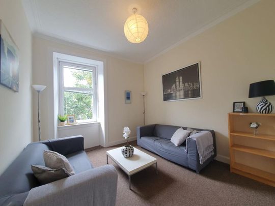 4 bedroom flat to rent - Photo 1