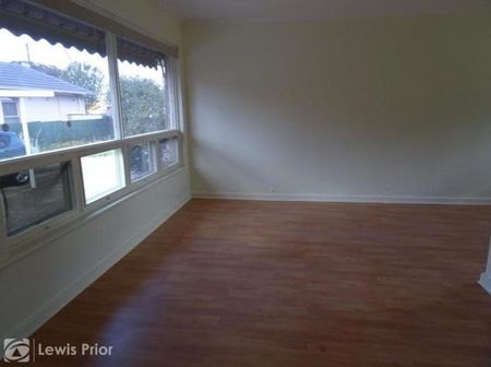 Affordable Homette In Great Location - Photo 3