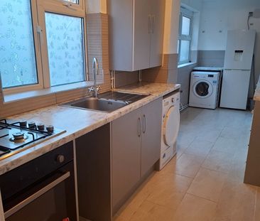 3 Bed Terraced House, Barrows Road, B11 - Photo 5