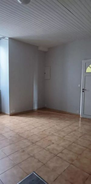 Studio à louer CIVRAY - Photo 1