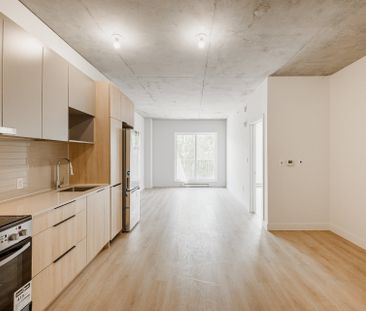 37 Boul. Brunswick, #211 - Photo 1