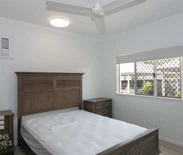 Fully Furnished Palm Cove Living - Photo 2