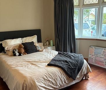2 Bedroom Warm Bungalow in Petone - Photo 3