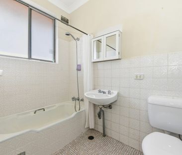 Peaceful apartment living close to the city - Photo 4