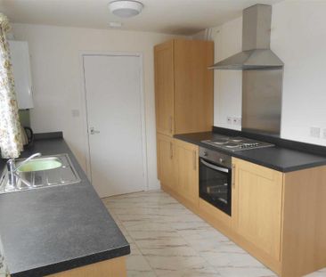 3 bedroom end of terrace house to rent - Photo 6