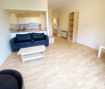 1 Bed Flat - Photo 2