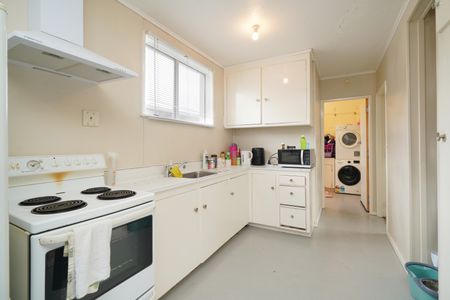 2 Bedroom - Rear Unit on the main stretch of Invercargill! - Photo 5