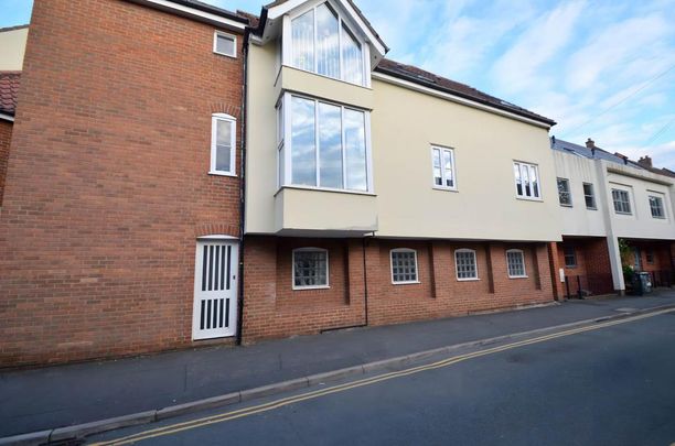 3 bedroom flat to rent - Photo 1