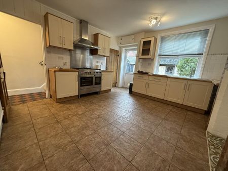 3 bedroom terraced house to rent - Photo 5