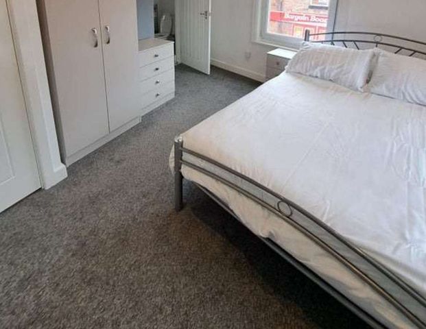 Flat 3, 2 Argyle Street Unit 1 - Photo 1