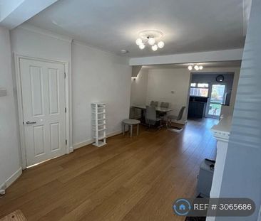 3 bedroom terraced house to rent - Photo 2