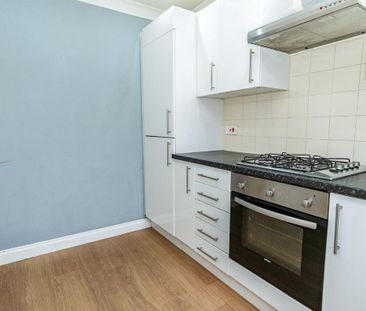 4 bedroom terraced house to rent - Photo 6