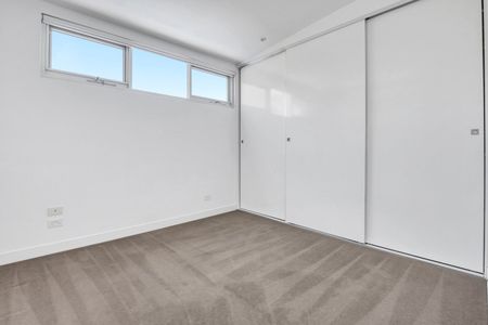 8/138A Hoffmans Road, Essendon VIC 3040 - Photo 5