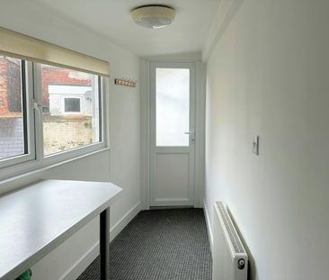 Flat to rent on - Photo 5