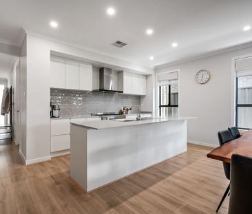 Spacious Modern Home - Photo 3