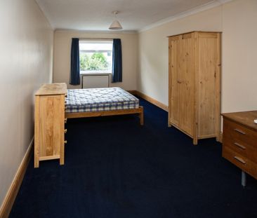 Student House on Stewart Road, Charminster - Photo 5