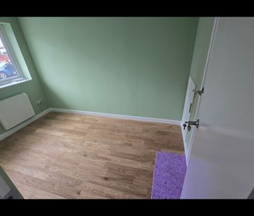 Room in a Shared House, Atkinson Road, E16 - Photo 3