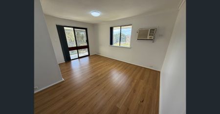 Freshly renovated 2 by 1 unit - Photo 4