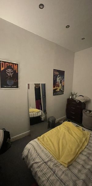 Room in a Shared House, Cardigan Road, LS6 - Photo 1