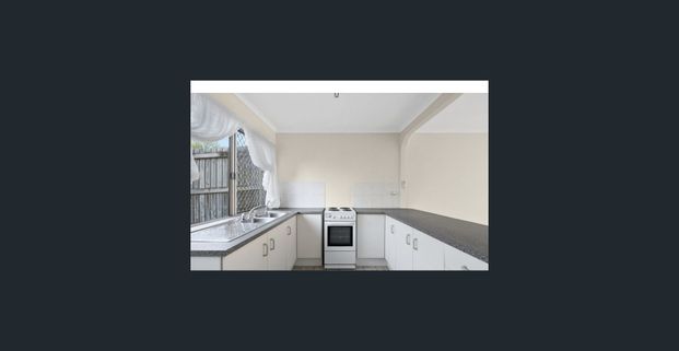 Neat & Spacious Townhouse in a Central Beenleigh Location - Photo 1