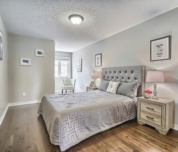 For Lease - 19 Kaitting Trail, Oakville, Ontario - Photo 1