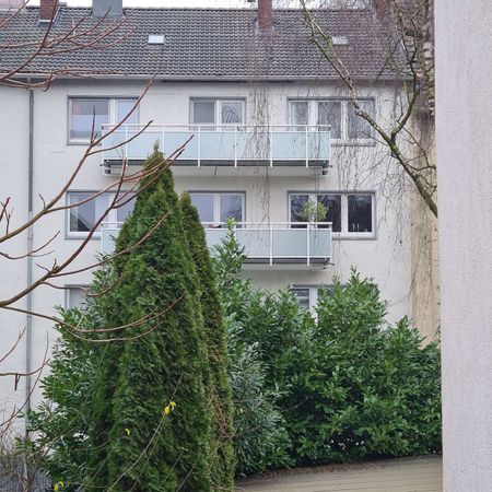 MOERS-MITTE: MODERNE 2-ZIMMERWOHNUNG MIT BALKON IN RUHIGEM & GEPFLEGTEM MEHRFAMILIENHAUS - Photo 4