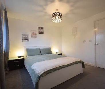 2 Bed Terraced House, Morton Hall Road, M12 - Photo 6