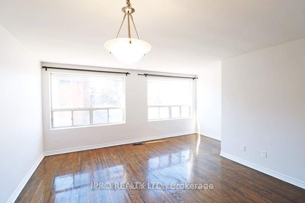 For Lease - 1237E Woodbine Avenue, Toronto, Ontario - Photo 1