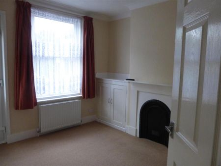 2 bedroom terraced house to rent - Photo 3